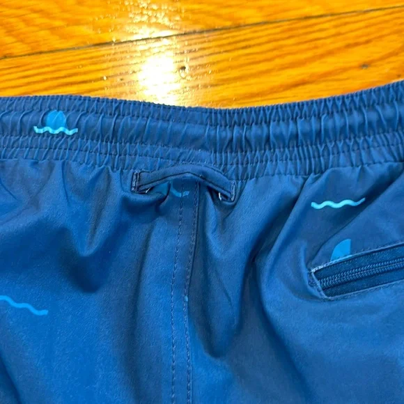 Mugsy Midnight Blue Swim Shorts with Whale Pattern Large - Picture 4 of 8